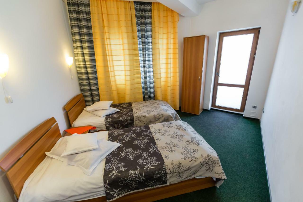 Pensiunea Vila Europa Deva Bagian luar foto
